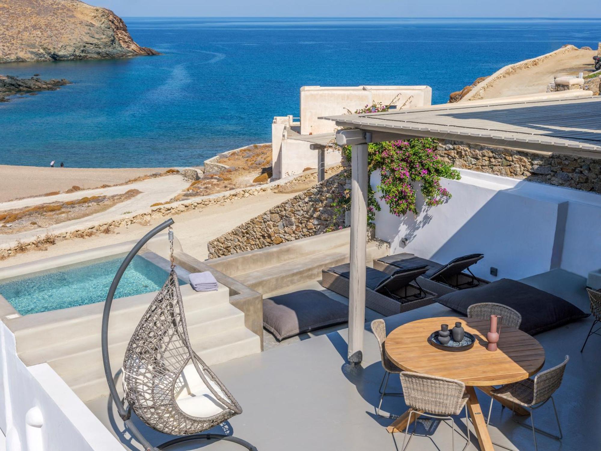 The Mykonist Merchia Beach Villas & Suites Екстер'єр фото