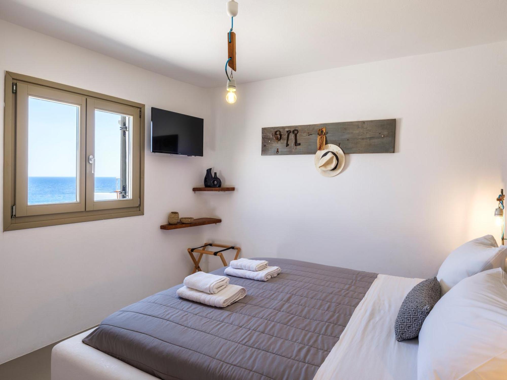 The Mykonist Merchia Beach Villas & Suites Екстер'єр фото