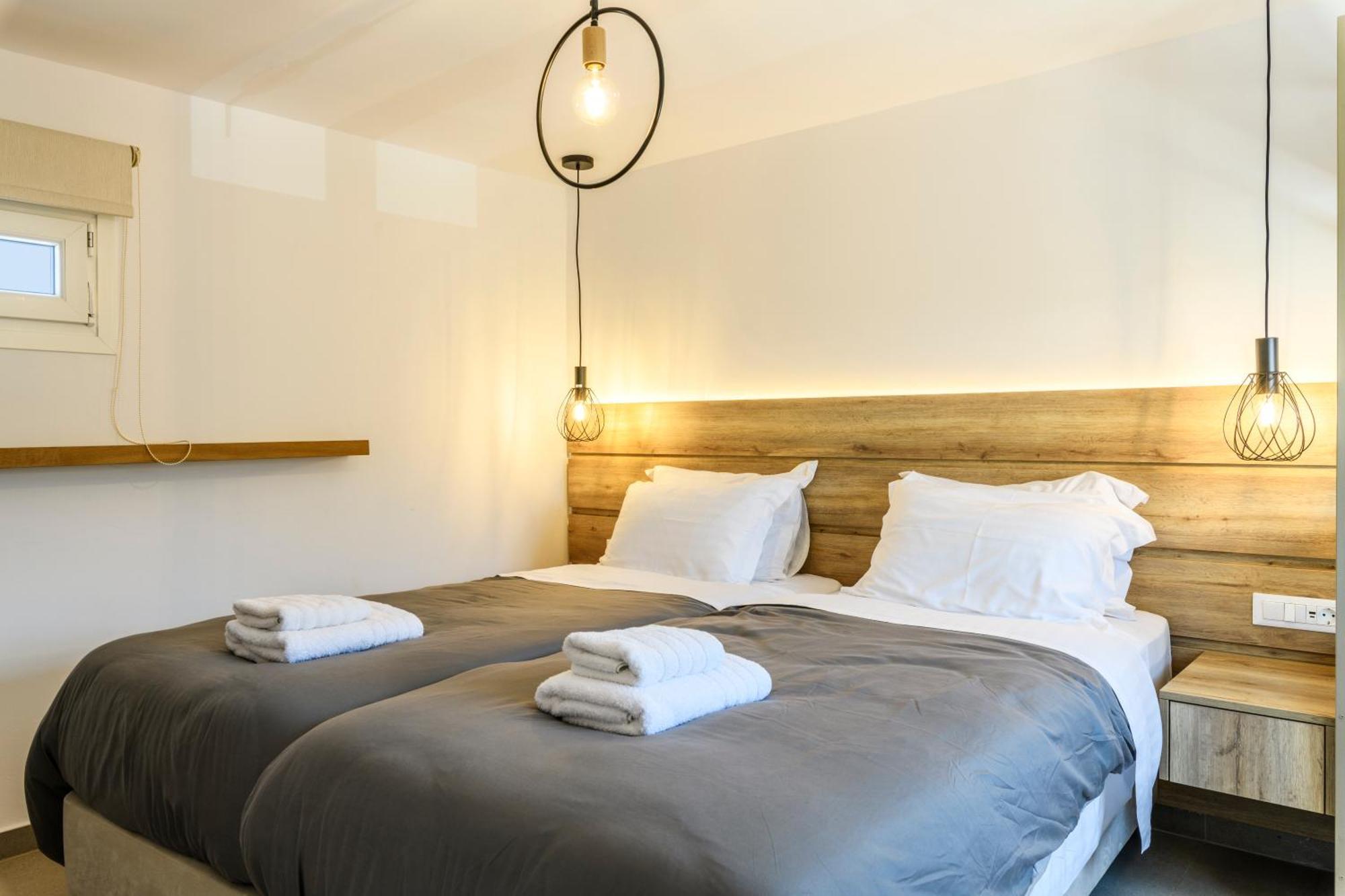 The Mykonist Merchia Beach Villas & Suites Екстер'єр фото