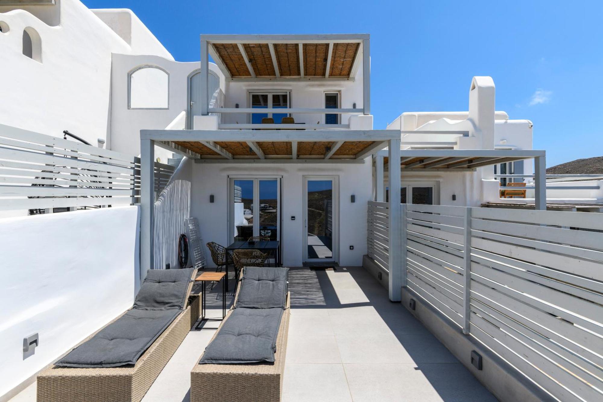 The Mykonist Merchia Beach Villas & Suites Екстер'єр фото