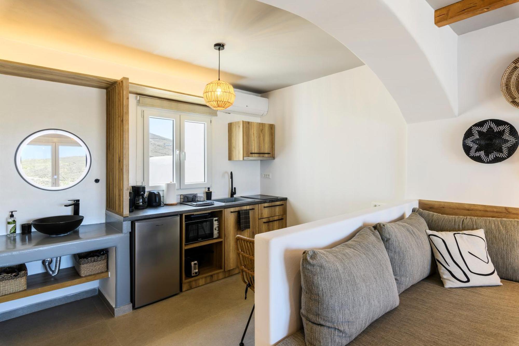 The Mykonist Merchia Beach Villas & Suites Екстер'єр фото