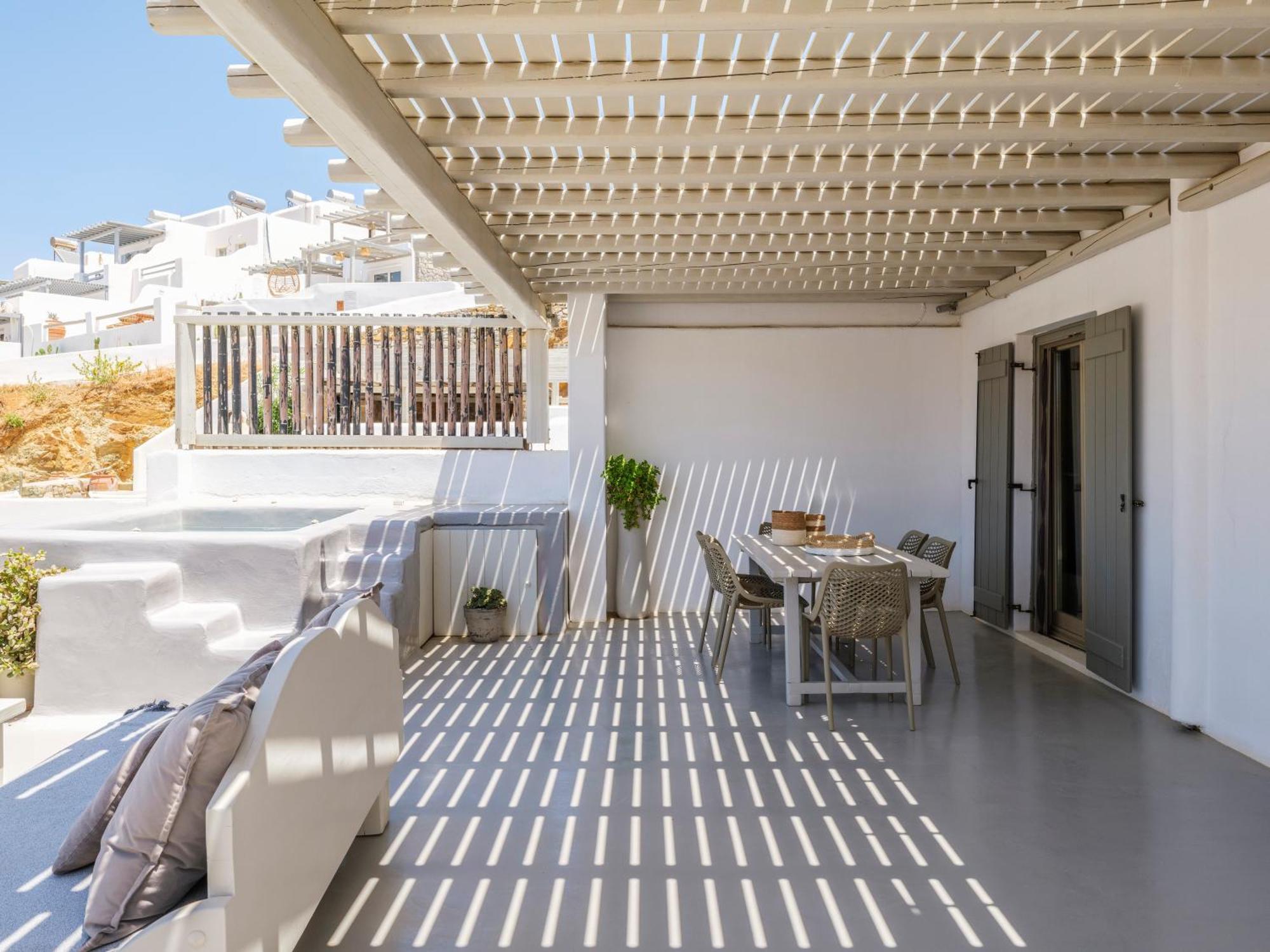 The Mykonist Merchia Beach Villas & Suites Екстер'єр фото