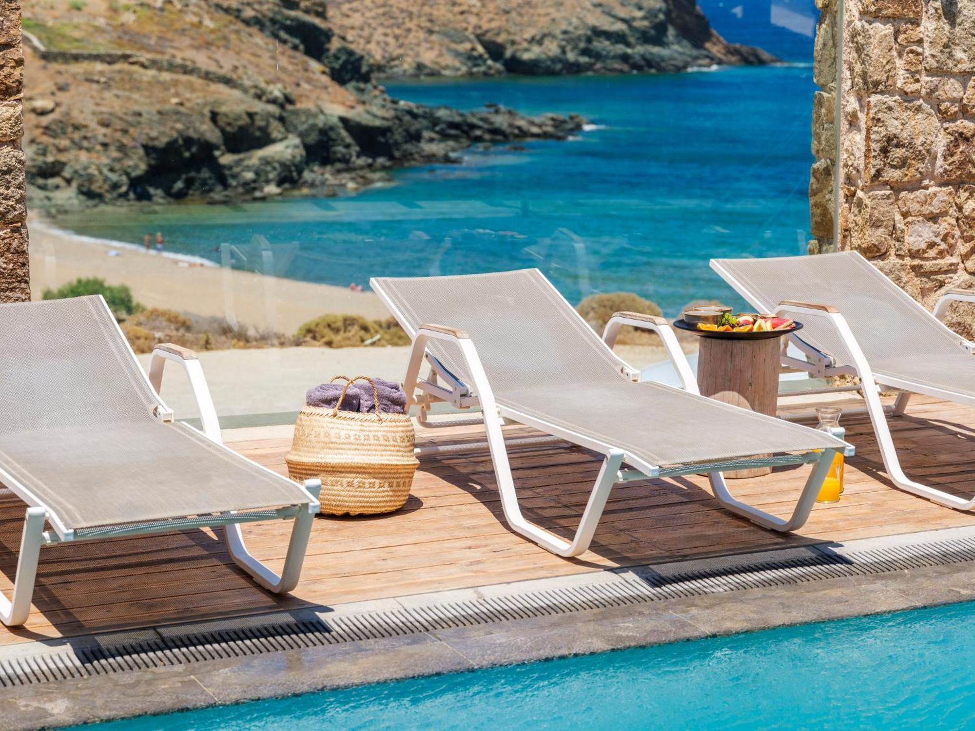 The Mykonist Merchia Beach Villas & Suites Екстер'єр фото