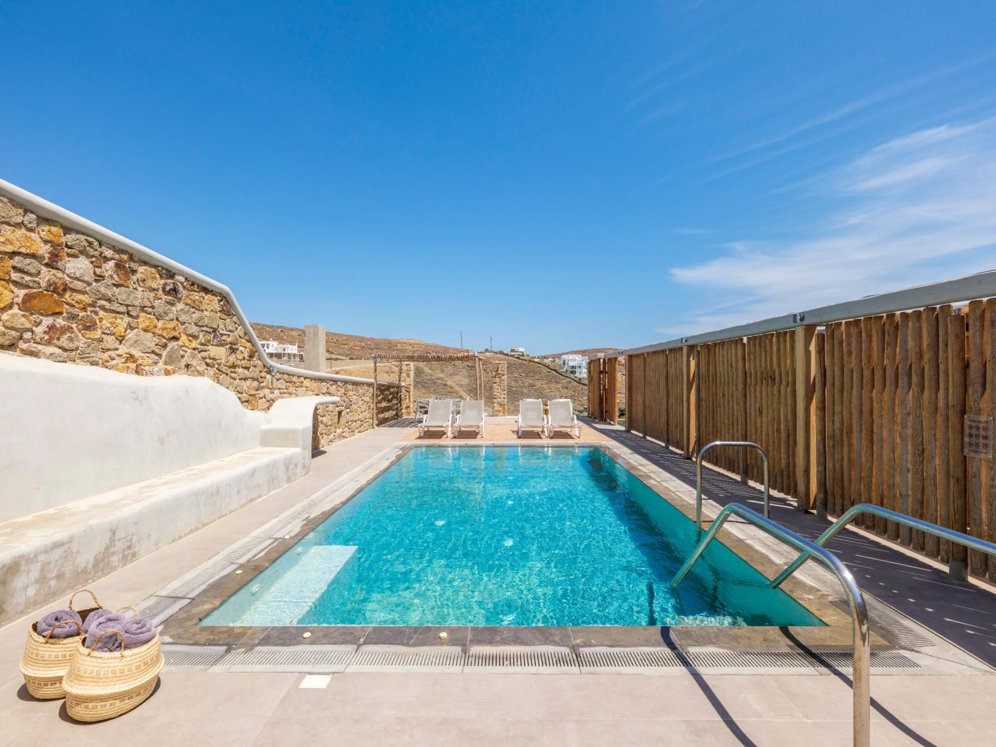 The Mykonist Merchia Beach Villas & Suites Екстер'єр фото